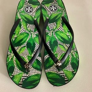 Tory Burch flip/ flops. Great condition. 9.5